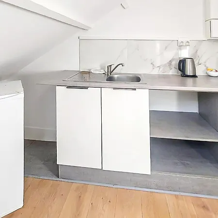 2 Bedroom Stunning In Lägenhet *