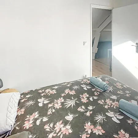 2 Bedroom Stunning In Apartment Berck